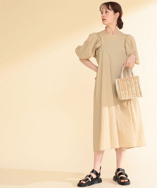 Ray BEAMS（レイビームス）の「Ray BEAMS / バック ギャザー パフスリーブ ワンピース（ワンピース・レディース・ブラック/ベージュ/バイオレット・ONE SIZE）」の9枚目の写真