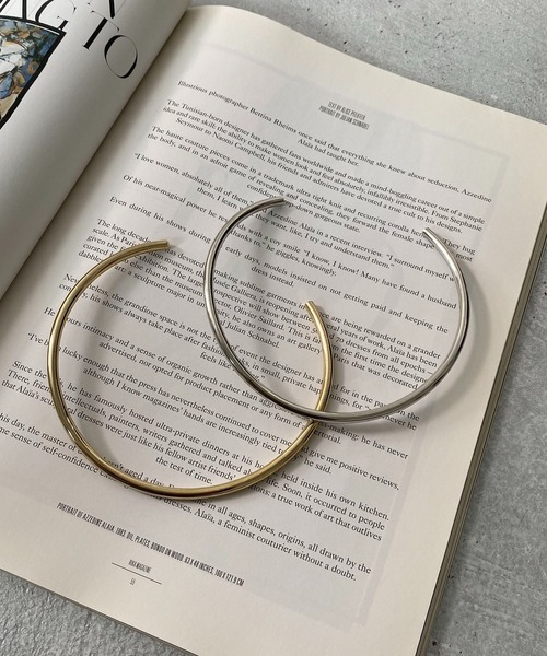 CAPRICIEUX LE'MAGE(カプリシューレマージュ)の「【GOLDY/ゴールディ】カービーネックカフ(ネックレス・レディース・シルバー/ゴールド・FREE)」の3枚目の写真