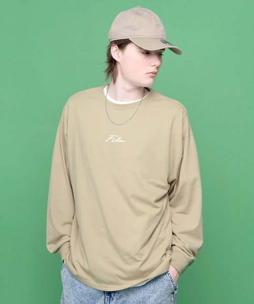 FILA(フィラ)の「【FILA/フィラ】WEB限定 筆記体刺繍 ビックシルエット ロングスリーブTシャツ ロンT(Tシャツ/カットソー・メンズ・ホワイト/ブラック/ブルー系その他/ダークグリーン/ベージュ・LL/M/L/3L)」の3枚目の写真