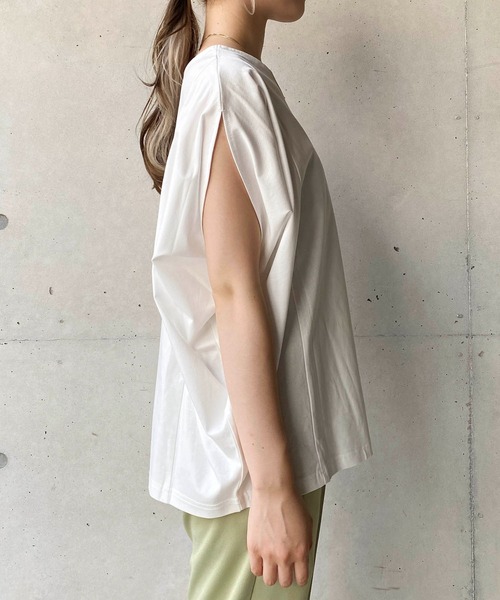 CAPRICIEUX LE'MAGE（カプリシューレマージュ）の「スリットフレンチTシャツ（Tシャツ/カットソー・レディース・ブラック/オフホワイト/グリーン・FREE）」の7枚目の写真