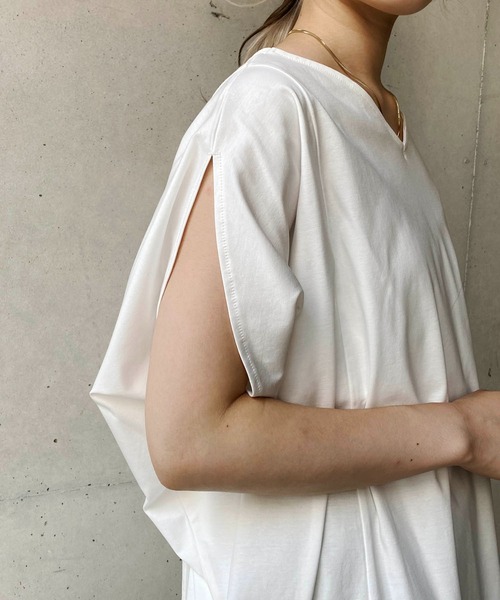 CAPRICIEUX LE'MAGE（カプリシューレマージュ）の「スリットフレンチTシャツ（Tシャツ/カットソー・レディース・ブラック/オフホワイト/グリーン・FREE）」の12枚目の写真