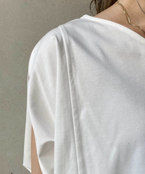 CAPRICIEUX LE'MAGE（カプリシューレマージュ）の「スリットフレンチTシャツ（Tシャツ/カットソー・レディース・ブラック/オフホワイト/グリーン・FREE）」の14枚目の写真