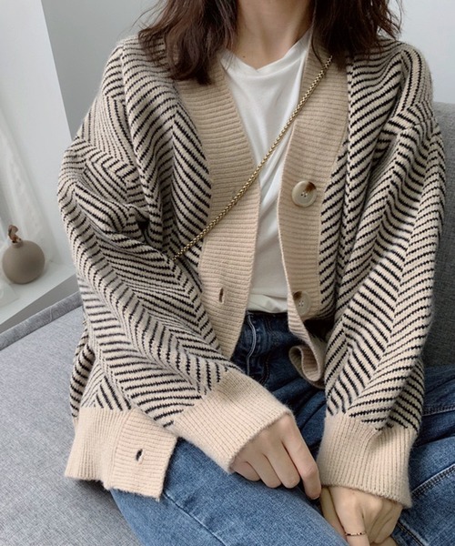 Jewelobe（ジュエローブ）の「ヘリンボーンオーバーカーディガン（カーディガン/ボレロ・レディース・ベージュ/ブラック・FREE）」の4枚目の写真