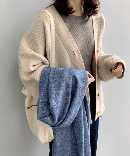 Jewelobe（ジュエローブ）の「ヘリンボーンオーバーカーディガン（カーディガン/ボレロ・レディース・ベージュ/ブラック・FREE）」の5枚目の写真