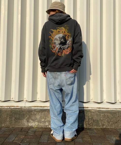 VOLCOM（ボルコム）の「VOLCOM/ボルコム ルーズシルエット バックプリントパーカー A4132109（パーカー・メンズ・ブラック・S/M/L/XL）」の7枚目の写真
