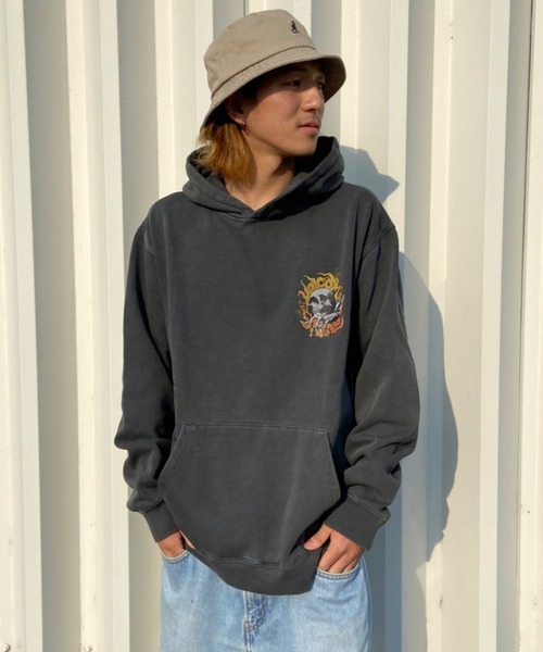 VOLCOM（ボルコム）の「VOLCOM/ボルコム ルーズシルエット バックプリントパーカー A4132109（パーカー・メンズ・ブラック・S/M/L/XL）」の14枚目の写真