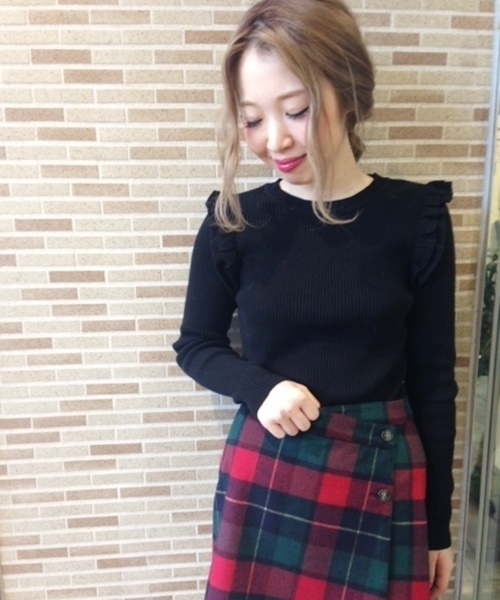 Chico（チコ）の「肩フリルRIBクルーネック（ニット/セーター・レディース・ホワイト/グレー/ブラック・FREE）」の3枚目の写真