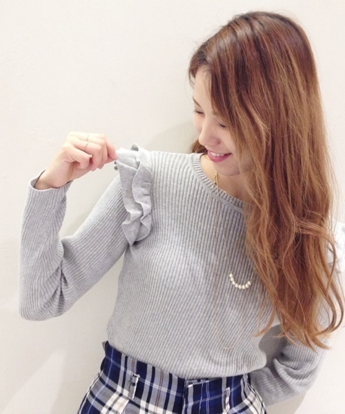 Chico（チコ）の「肩フリルRIBクルーネック（ニット/セーター・レディース・ホワイト/グレー/ブラック・FREE）」の17枚目の写真