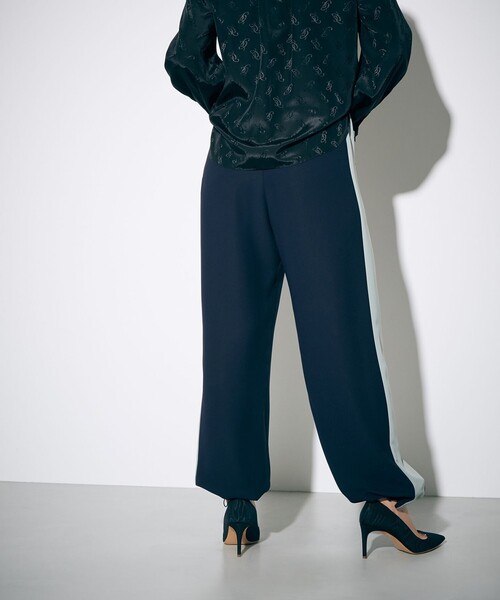GRACE CLASS(グレースクラス)の「サイドラインパンツ(その他パンツ・レディース・ブラック/ネイビー・36)」の14枚目の写真