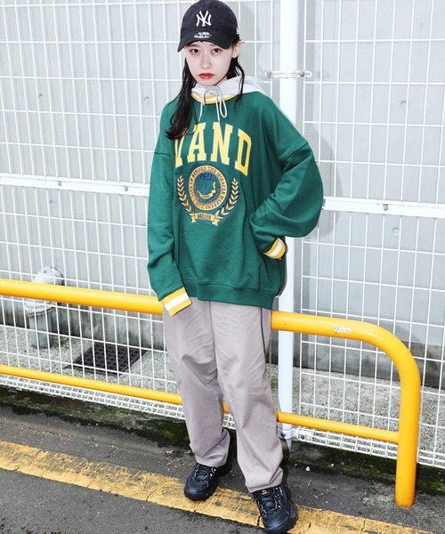 SPINNS（スピンズ）の「【ゆったりシルエット】WANDエンブレムカレッジ