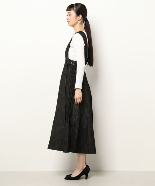 ADIRA（アディラ）の「サイドプリーツVネックジャンスカ（ジャンパースカート・レディース・ブラック/ベージュ/ブラウン・MEDIUM）」の14枚目の写真