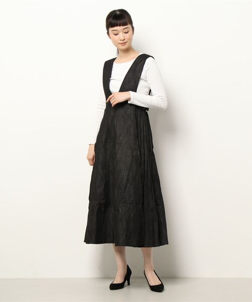 ADIRA（アディラ）の「サイドプリーツVネックジャンスカ（ジャンパースカート・レディース・ブラック/ベージュ/ブラウン・MEDIUM）」の7枚目の写真