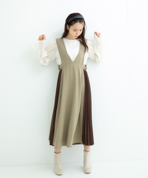 ADIRA（アディラ）の「サイドプリーツVネックジャンスカ（ジャンパースカート・レディース・ブラック/ベージュ/ブラウン・MEDIUM）」の17枚目の写真