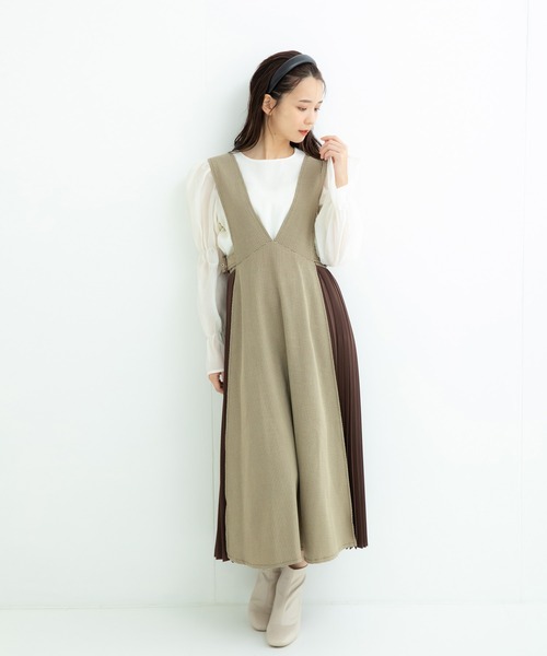 ADIRA（アディラ）の「サイドプリーツVネックジャンスカ（ジャンパースカート・レディース・ブラック/ベージュ/ブラウン・MEDIUM）」の18枚目の写真