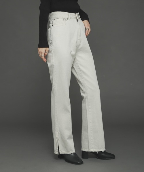 SENSE OF PLACE by URBAN RESEARCH（センスオブプレイスバイアーバンリサーチ）の「フェードカラースリットフレアカラーパンツ（その他パンツ・レディース・アイボリー/グレー/チャコールグレー・SMALL/MEDIUM）」の4枚目の写真