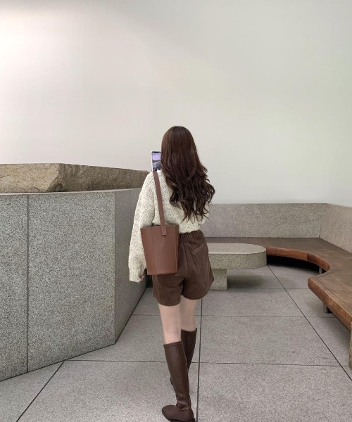 mood for a day（ムードフォーアデイ）の「round bag pouch set / ラウンドバッグ ポーチセット（ショルダーバッグ・レディース・ブラック/ブラウン・FREE）」の6枚目の写真