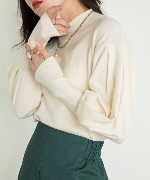 w closet（ダブルクローゼット）の「12G天竺パフショルハイネックプルオーバー（ニット/セーター・レディース・ホワイト/ブラック/グリーン・FREE）」の2枚目の写真