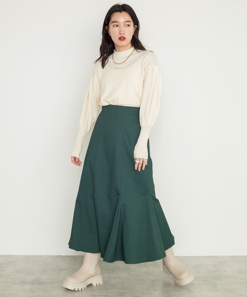 w closet（ダブルクローゼット）の「12G天竺パフショルハイネックプルオーバー（ニット/セーター・レディース・ホワイト/ブラック/グリーン・FREE）」の4枚目の写真