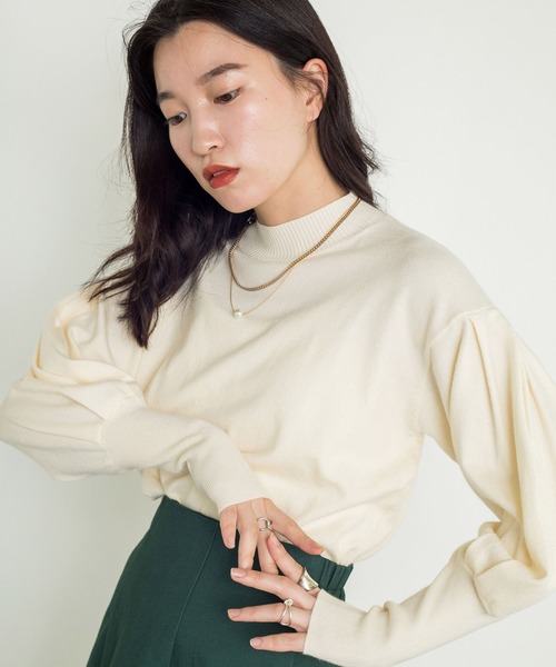 w closet（ダブルクローゼット）の「12G天竺パフショルハイネックプルオーバー（ニット/セーター・レディース・ホワイト/ブラック/グリーン・FREE）」の11枚目の写真