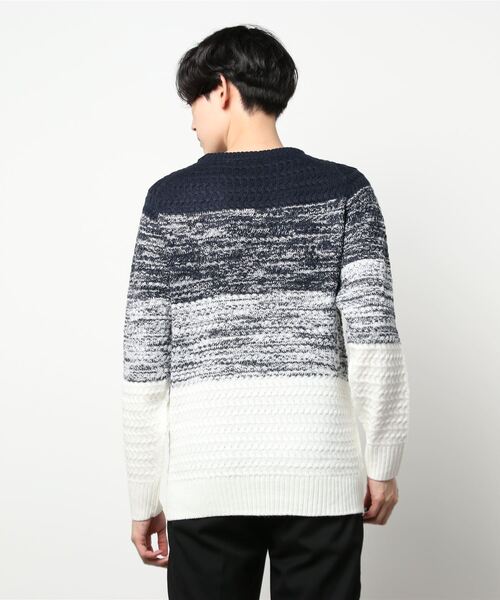 Blue Standard （ブルースタンダード）の「【BLUE STANDARD/ブルースタンダード】抗ピル加工で毛玉のできにくい 4段グラデーション　ウォッシャブル　クルーネックニットセーター（ニット/セーター・メンズ・ブラック/ワイン/ネイビー・SMALL/MEDIUM/LARGE/X-LARGE）」の5枚目の写真