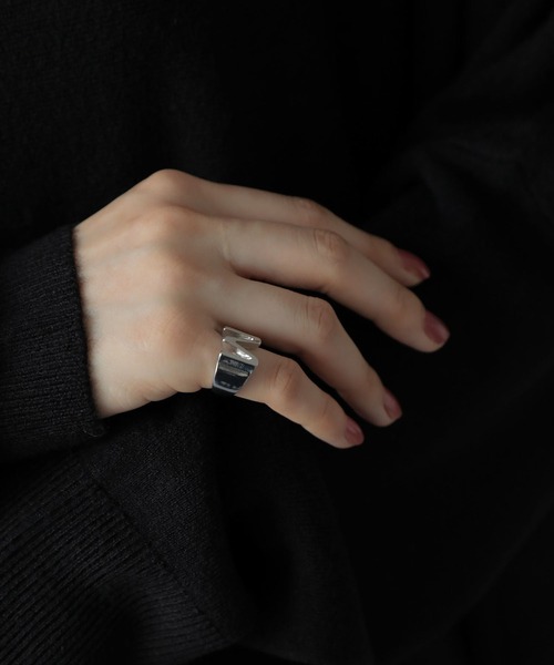 AMERICAN HOLIC（アメリカンホリック）の「イニシャルリングM（リング・レディース・シルバー/ゴールド・FREE）」の8枚目の写真