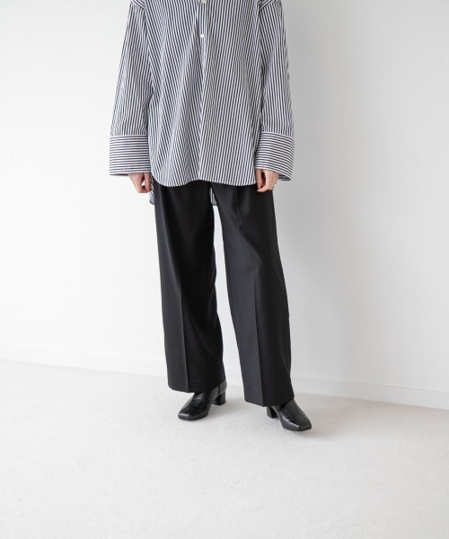 yuw（ユウ）の「WIDE TROUSER　235876（その他パンツ・レディース・ブラック/ブラウン/ブルー・LARGE/MEDIUM）」の4枚目の写真