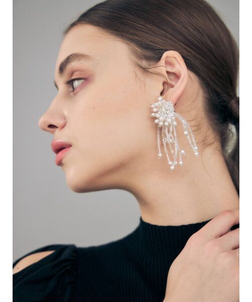 MERCURYDUO（マーキュリーデュオ）の「ビーズビジュフラワーイヤリング（イヤリング・レディース・クリア・FREE）」の3枚目の写真