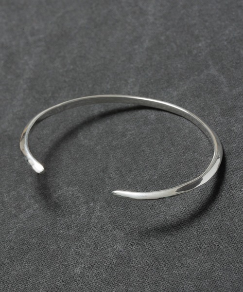 TRIANGLE SHAPE BANGLE - SILVER925