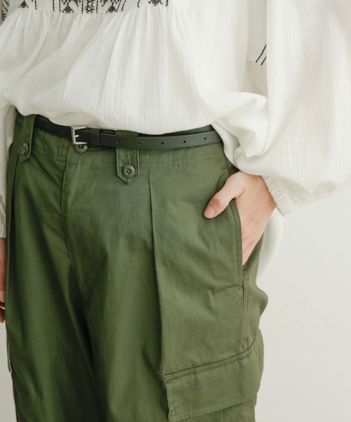 URBAN RESEARCH DOORS（アーバンリサーチドアーズ）の「ソフトレザーナローベルト（ベルト・レディース・チャコールグレー/ホワイト系その他・ONE）」の2枚目の写真