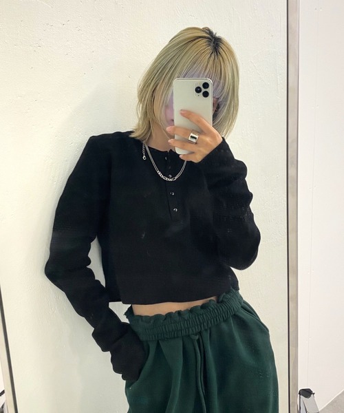 WHO'S WHO gallery（フーズフーギャラリー）の「ヘンリーネックショートトップス（Tシャツ/カットソー・レディース・ブラック/オートミール/オフホワイト/パープル/ブラック系その他/オレンジ/トップグレー・FREE）」の18枚目の写真