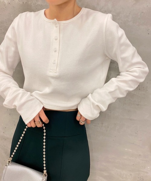 WHO'S WHO gallery（フーズフーギャラリー）の「ヘンリーネックショートトップス（Tシャツ/カットソー・レディース・ブラック/オートミール/オフホワイト/パープル/ブラック系その他/オレンジ/トップグレー・FREE）」の14枚目の写真