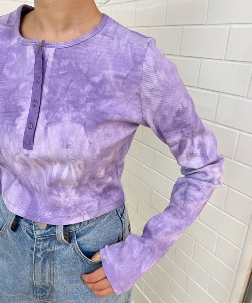 WHO'S WHO gallery（フーズフーギャラリー）の「ヘンリーネックショートトップス（Tシャツ/カットソー・レディース・ブラック/オートミール/オフホワイト/パープル/ブラック系その他/オレンジ/トップグレー・FREE）」の22枚目の写真