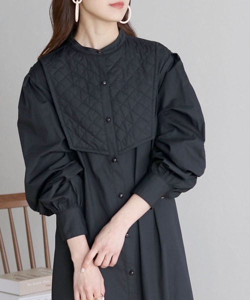 HER CLOSET（ハークローゼット）の「【shemoshelly】キルティングヨークシャツワンピース（シャツワンピース・レディース・ブラック/オフホワイト/ライトベージュ・M）」の2枚目の写真