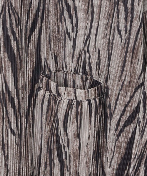 CASPER JOHN（キャスパージョン）の「Graphic pleats shirts/グラフィックプリーツシャツ（シャツ/ブラウス・メンズ・ベージュ/ホワイト×ブラック・SMALL/MEDIUM/LARGE）」の14枚目の写真