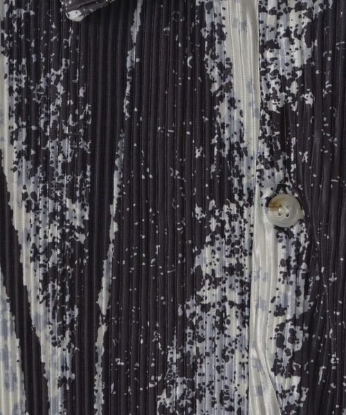 CASPER JOHN（キャスパージョン）の「Graphic pleats shirts/グラフィックプリーツシャツ（シャツ/ブラウス・メンズ・ベージュ/ホワイト×ブラック・SMALL/MEDIUM/LARGE）」の8枚目の写真