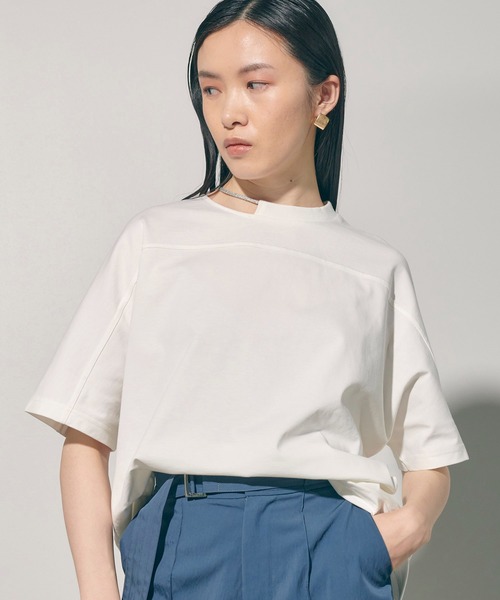 PUBLIC TOKYO（パブリックトウキョウ）の「ラメアシメネックTOP/ウォッシャブル（Tシャツ/カットソー・レディース・ホワイト/ダークグレー/ベージュ・FREE）」の3枚目の写真