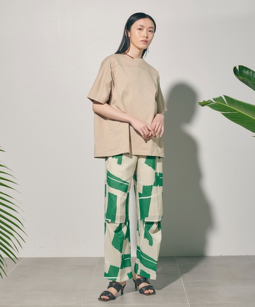 PUBLIC TOKYO（パブリックトウキョウ）の「ラメアシメネックTOP/ウォッシャブル（Tシャツ/カットソー・レディース・ホワイト/ダークグレー/ベージュ・FREE）」の15枚目の写真
