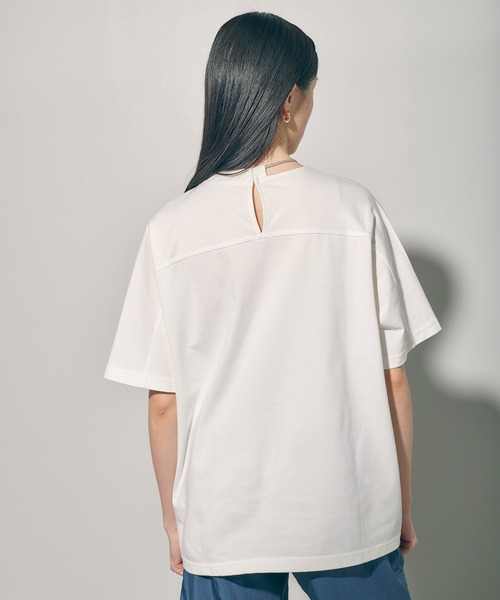 PUBLIC TOKYO（パブリックトウキョウ）の「ラメアシメネックTOP/ウォッシャブル（Tシャツ/カットソー・レディース・ホワイト/ダークグレー/ベージュ・FREE）」の11枚目の写真