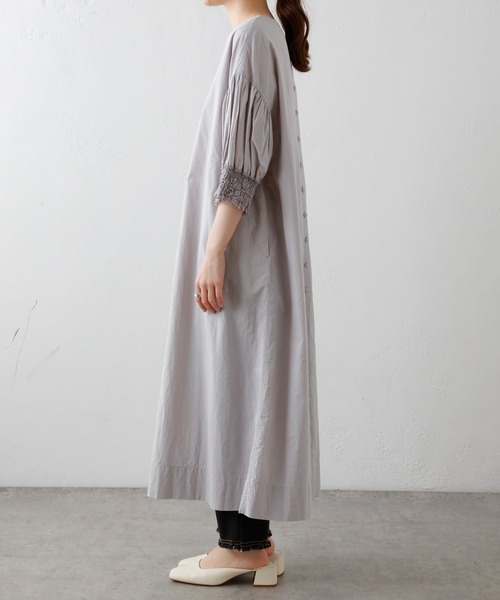 PUAL CE CIN（ピュアルセシン）の「袖レースシャーリングワンピース（ワンピース・レディース・ブラック/サックスブルー/グレイッシュベージュ・FREE）」の21枚目の写真