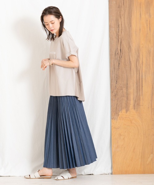 Gready Brilliant（グレディブリリアン）の「後ドッキング袖ロールＴシャツ（Tシャツ/カットソー・レディース・オフホワイト/グレイッシュベージュ・38）」の4枚目の写真