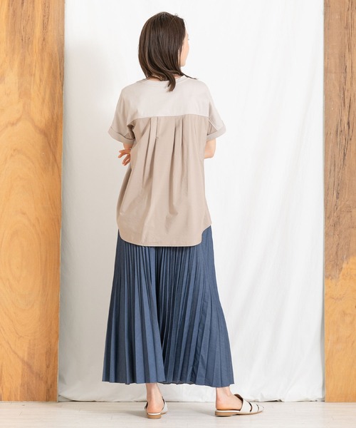 Gready Brilliant（グレディブリリアン）の「後ドッキング袖ロールＴシャツ（Tシャツ/カットソー・レディース・オフホワイト/グレイッシュベージュ・38）」の5枚目の写真