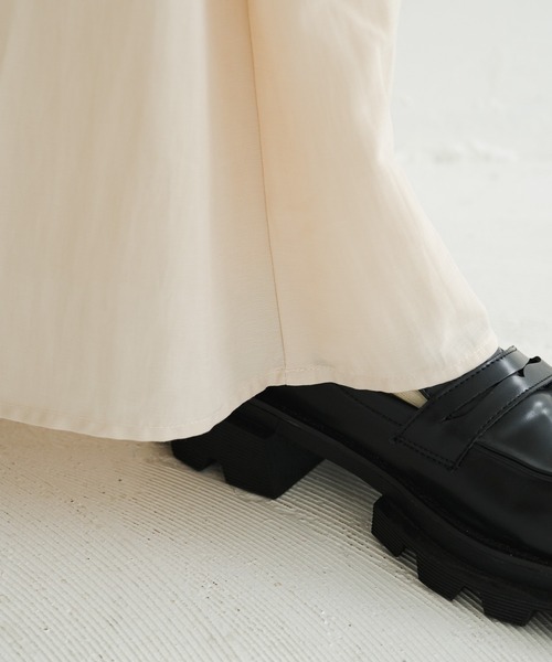 Kastane(カスタネ)の「ナイロンシャーリングスカート(スカート・レディース・アイボリー/ブラック・FREE)」の15枚目の写真