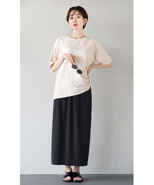 apartment department(アパートメントデパートメント)の「サスティナブルコットン クルーネックTシャツ(Tシャツ/カットソー・レディース・ネイビー/ライトベージュ/ライトカーキ・M)」の8枚目の写真