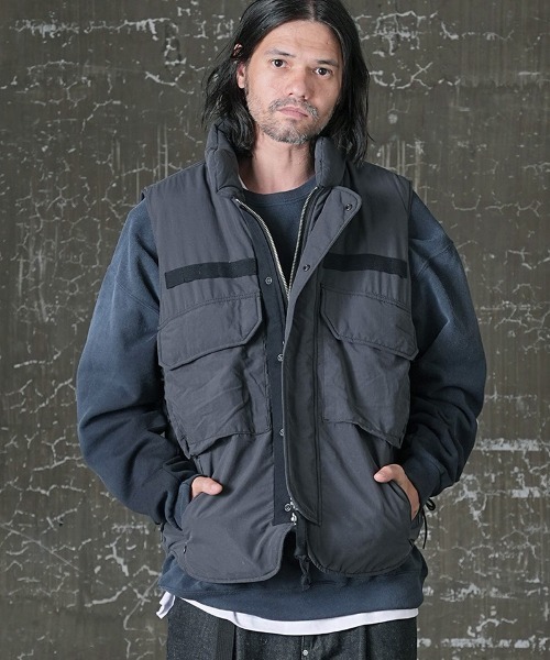 EGO TRIPPING（エゴトリッピング）の「mcg3090-M69 BODYARMOUR VEST ベスト（ベスト・メンズ・ベージュ/ブラック・46/48）」の2枚目の写真