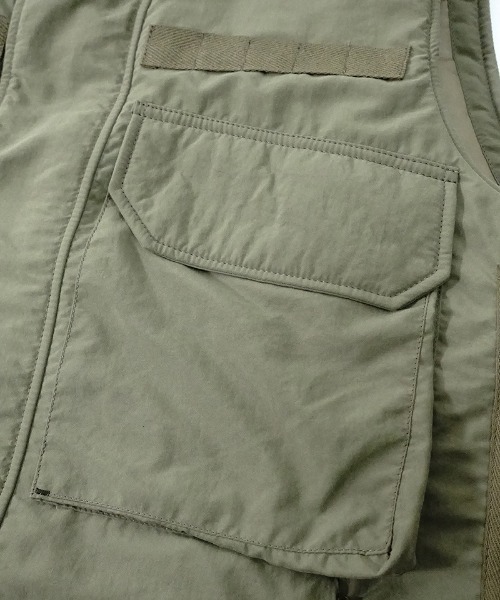 EGO TRIPPING（エゴトリッピング）の「mcg3090-M69 BODYARMOUR VEST ベスト（ベスト・メンズ・ベージュ/ブラック・46/48）」の6枚目の写真