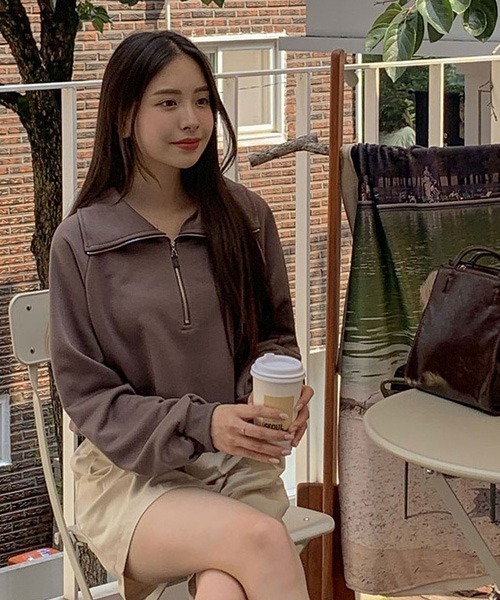 SONA（ソナ）の「SONYUNARA ハーフジップアップセミクロップトレーナー（スウェット・レディース・ブラウン/オートミール・FREE）」の4枚目の写真