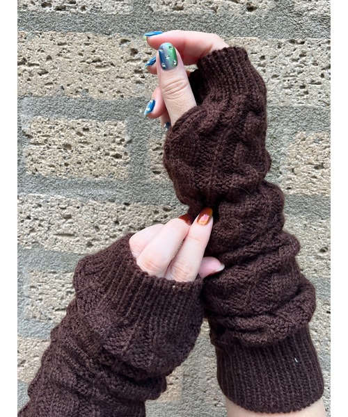 WC（ダブル シー）の「ケーブルニットアームウォーマー（アームカバー・レディース・ブラック/ベージュ/ブラウン/アイボリー・FREE）」の17枚目の写真