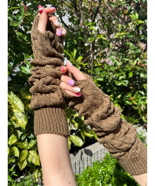 WC（ダブル シー）の「ケーブルニットアームウォーマー（アームカバー