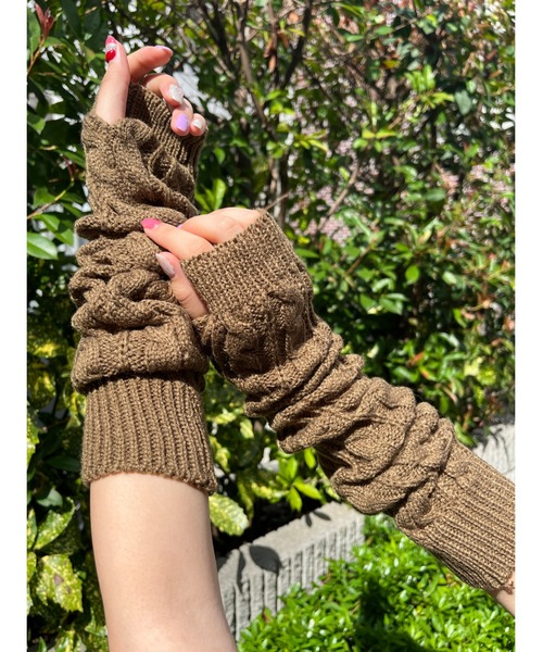 WC（ダブル シー）の「ケーブルニットアームウォーマー（アームカバー・レディース・ブラック/ベージュ/ブラウン/アイボリー・FREE）」の19枚目の写真