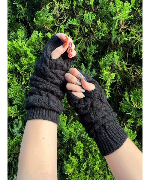 WC（ダブル シー）の「ケーブルニットアームウォーマー（アームカバー・レディース・ブラック/ベージュ/ブラウン/アイボリー・FREE）」の8枚目の写真